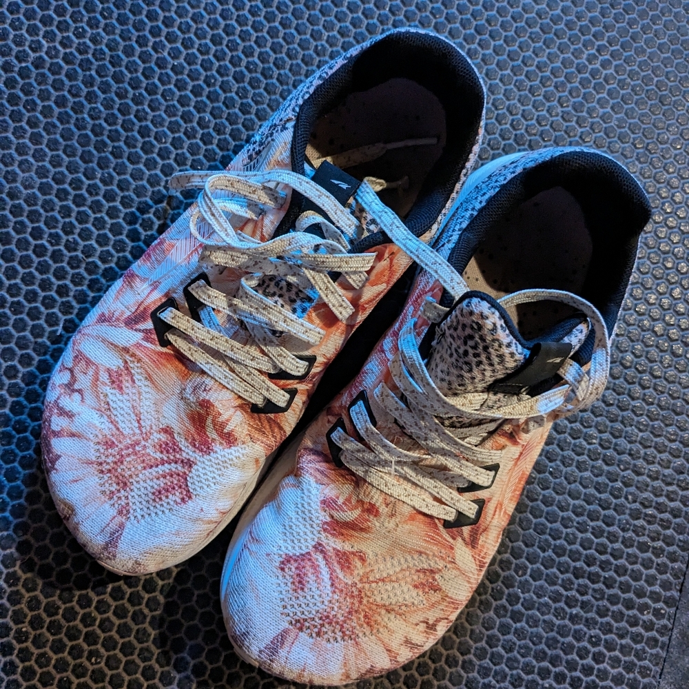 RARE Altra Escalante 3 Fierce 8